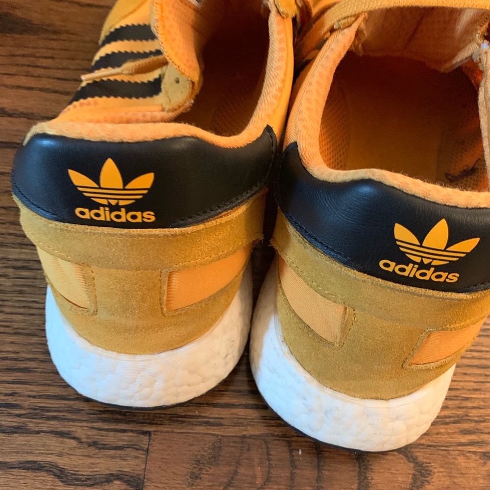 Adidas - Picture 3 of 4